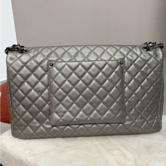 CHANEL XXL SILVER BAG - Picture 9 of 10